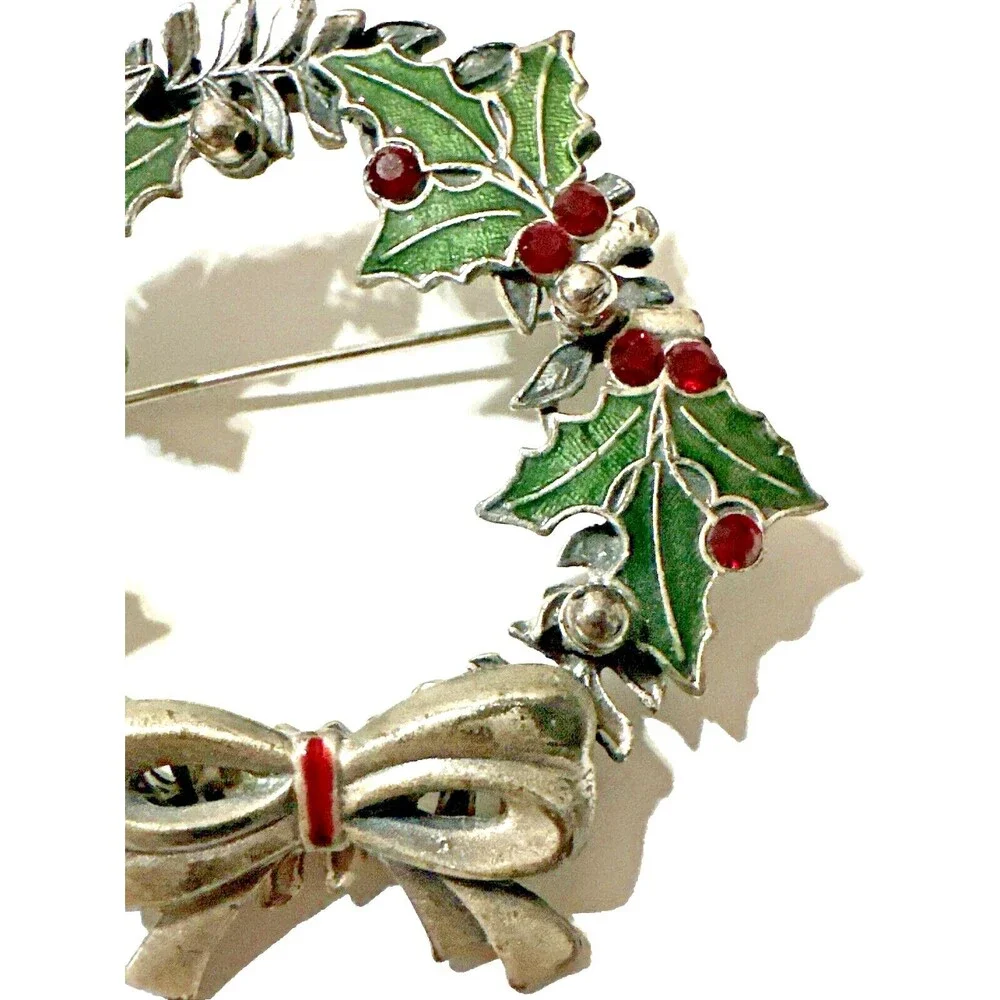 Vintage Kenneth Cole Christmas Wreath Brooch Green Red Enamel KC Signed 2”